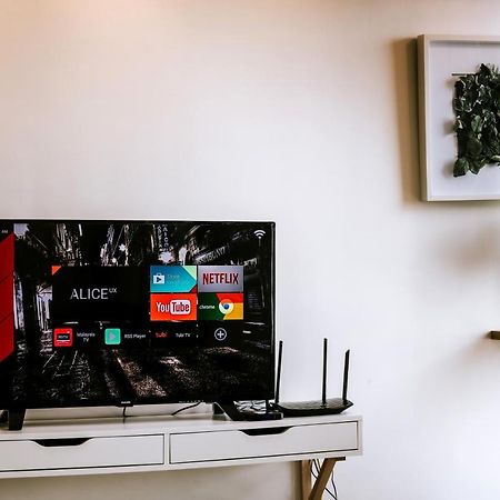 Muji Studio 2 - Seaview At 218 Tropicana Near Komtar Food Heaven With Netflix & Tv Box Джорджтаун Экстерьер фото